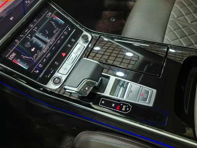 Audi A8 — Фото автомобиля 11