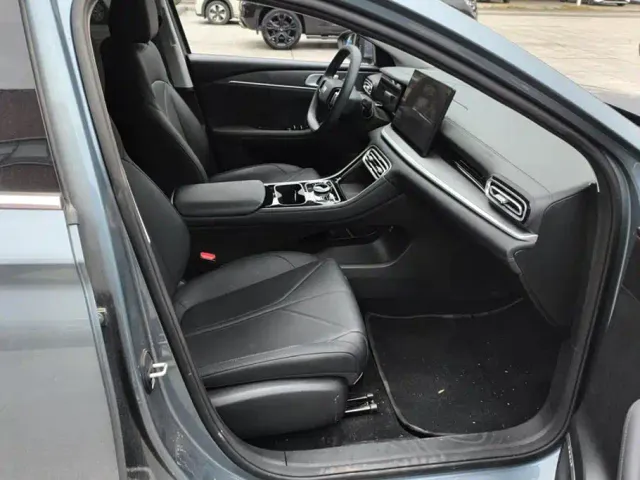 Geely Galaxy Stellar 6 — Фото автомобиля 8
