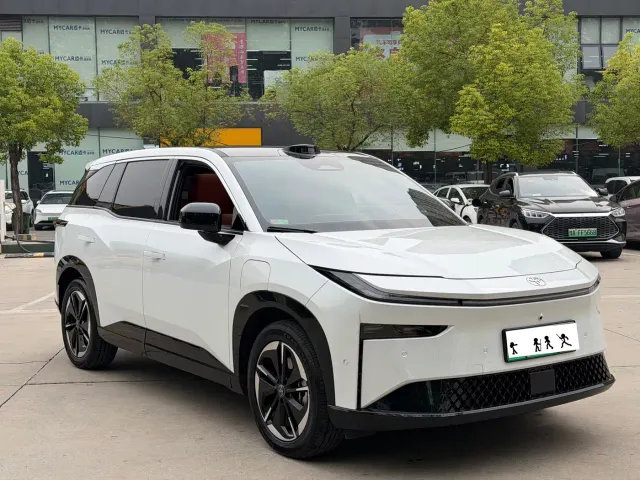 Toyota BoZhi 3X — Фото автомобиля 21