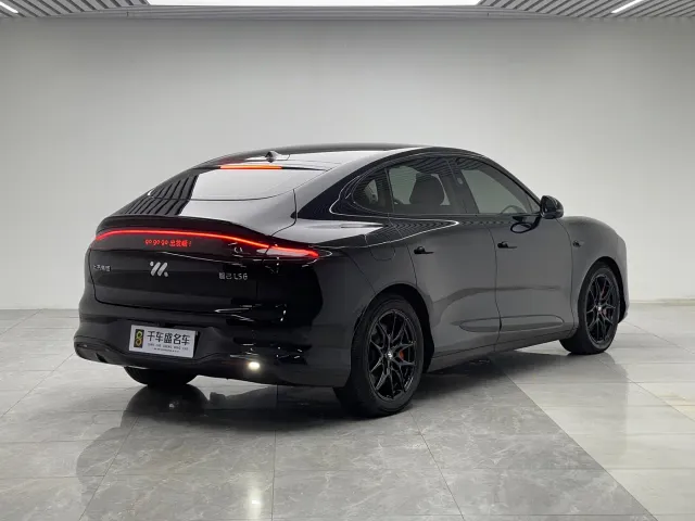 IM Motors LS6 — Фото автомобиля 6