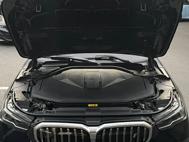 BMW i5 — Фото автомобиля 13