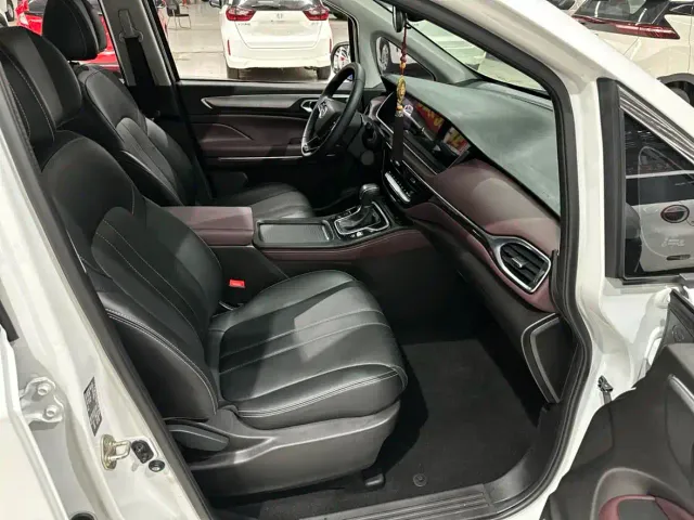 GAC Trumpchi M6 — Фото автомобиля 17