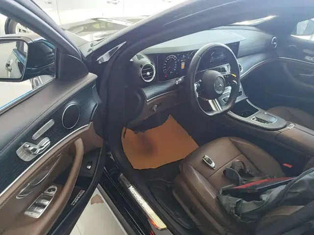 Mercedes-Benz E-Class — Фото автомобиля 15