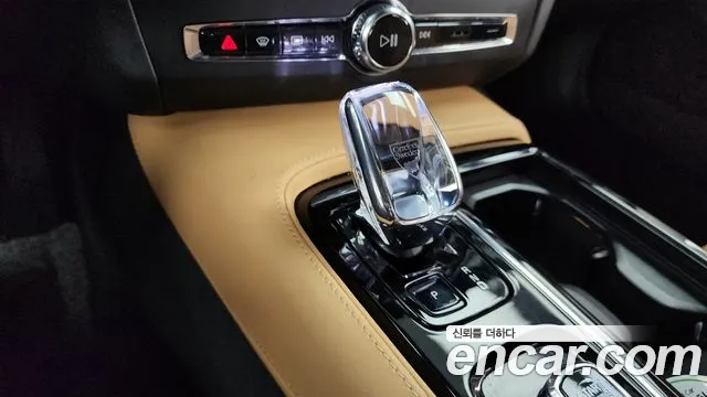 Вольво S90 — Фото автомобиля 9