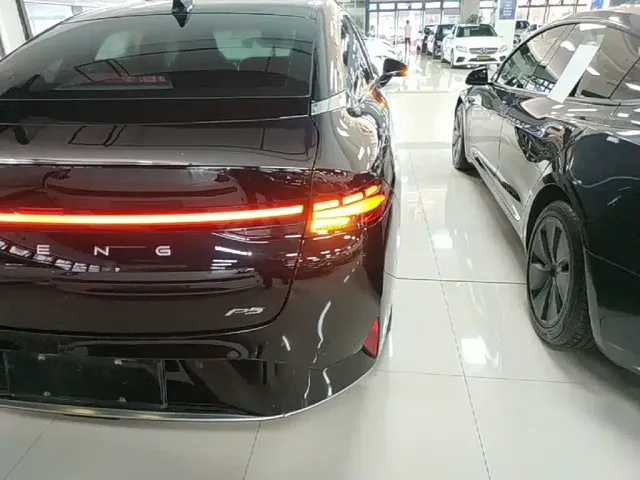 Xpeng P5 — Фото автомобиля 7