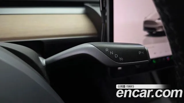 Tesla Model Y — Фото автомобиля 9