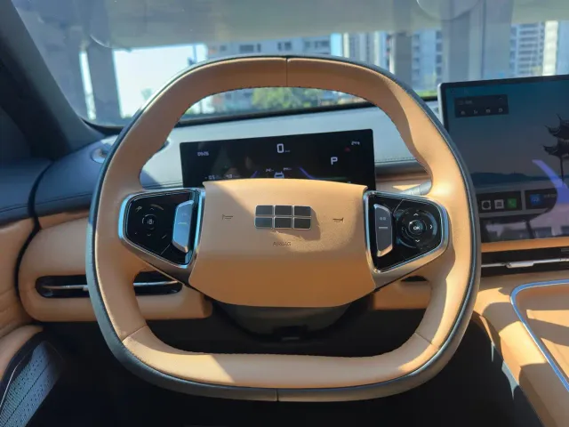Geely Galaxy Starship 7 EM-i — Фото автомобиля 15