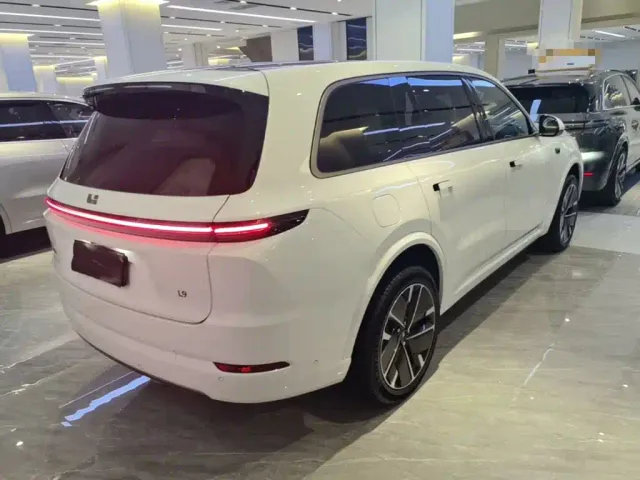 Li Auto L9 — Фото автомобиля 4