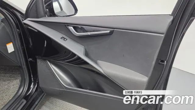 Kia Niro The All New — Фото автомобиля 13