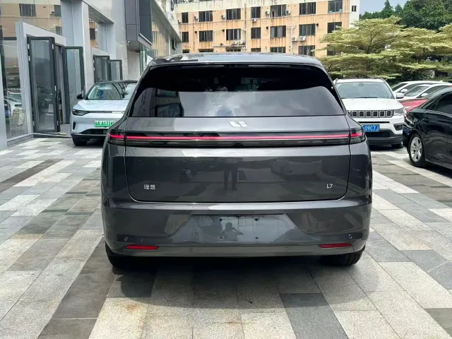Li Auto L7 — Фото автомобиля 9