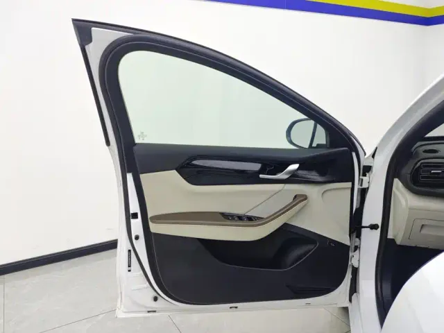 BYD Qin PLUS — Фото автомобиля 7