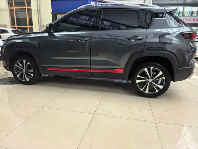 Changan CS35 Plus — Фото автомобиля 2