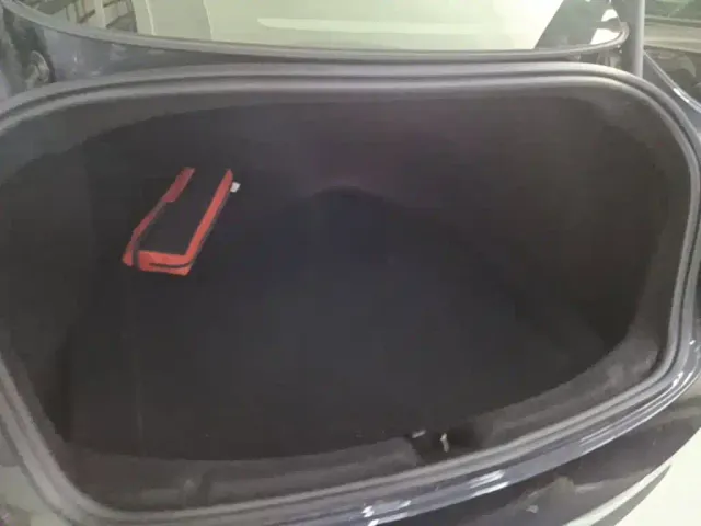 Tesla Model 3 — Фото автомобиля 18