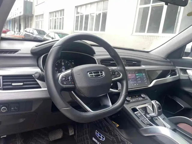 Geely Boyue — Фото автомобиля 7