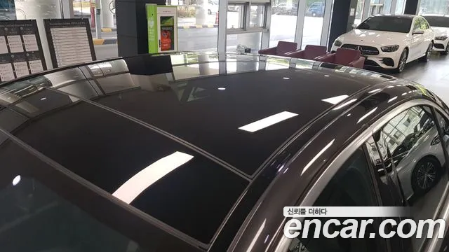 Mercedes-Benz E-Class — Фото автомобиля 12
