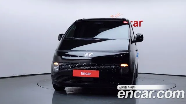 Фотография автомобиля — Hyundai Staria