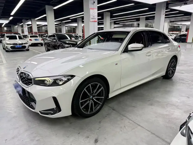 Фотография автомобиля — BMW 3 Series