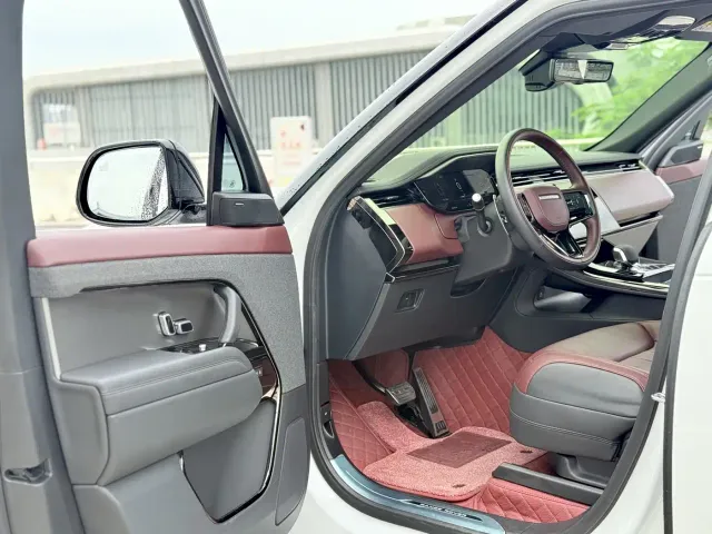 Land Rover Range Rover Sport — Фото автомобиля 4