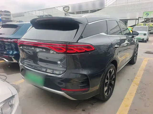 BYD Tang — Фото автомобиля 6