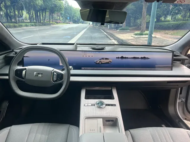 Geely Galaxy E8 — Фото автомобиля 7