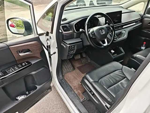 Honda Odyssey — Фото автомобиля 15