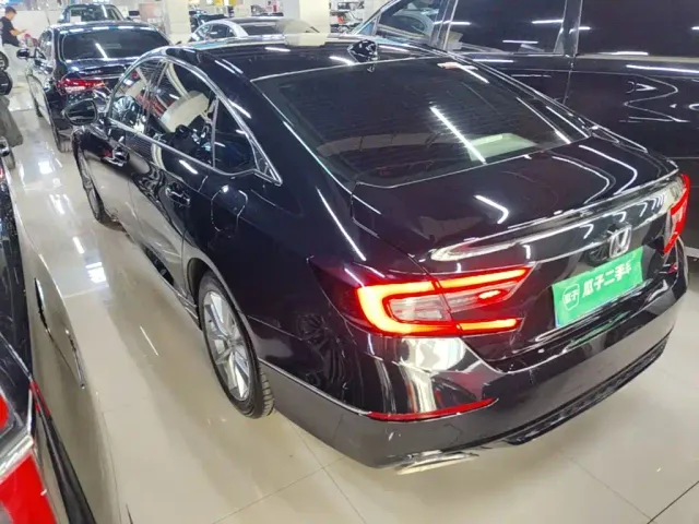 Honda Accord — Фото автомобиля 4