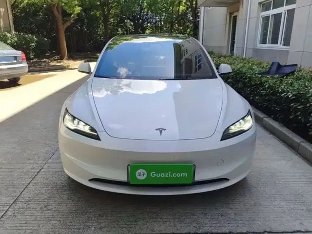 Tesla Model 3 2025 Model Year Facelift Rear-Wheel Drive — Фото автомобиля 2