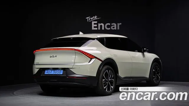 Kia EV6 — Фото автомобиля 2