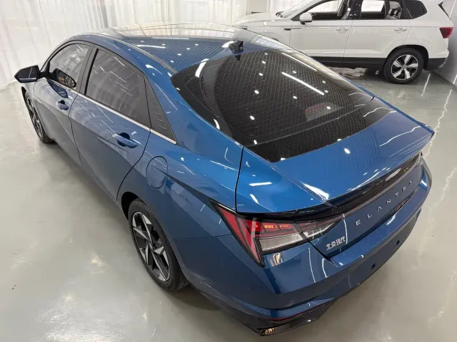 Hyundai Elantra — Фото автомобиля 4