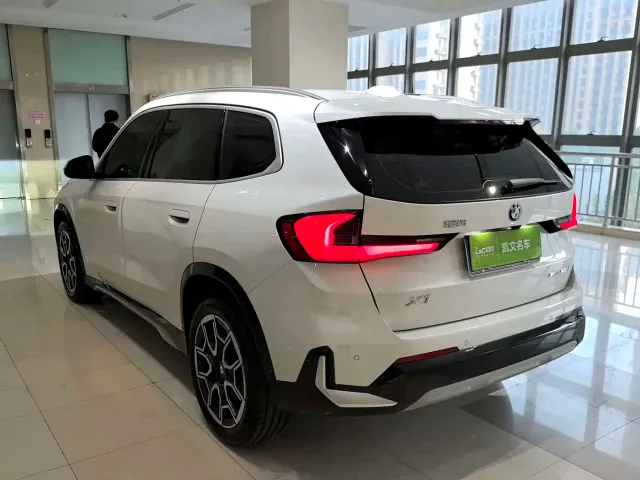 BMW X1 — Фото автомобиля 10