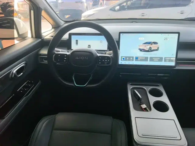 GAC Aion Y — Фото автомобиля 10