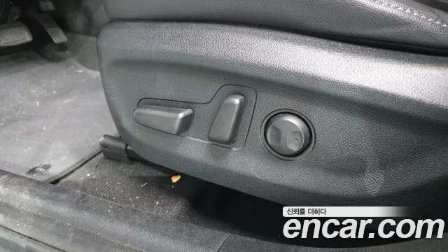 Kia Niro — Фото автомобиля 29