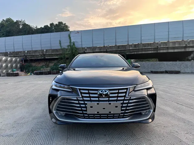 Toyota Avalon — Фото автомобиля 2