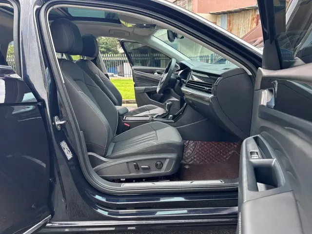 Volkswagen Passat — Фото автомобиля 15
