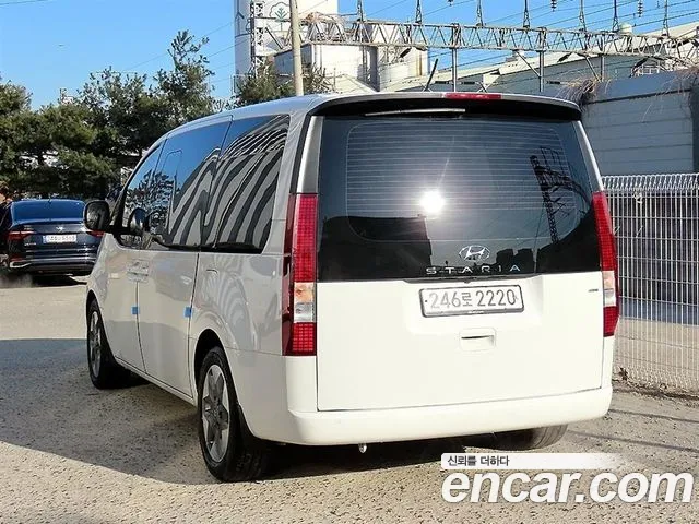 Hyundai Staria — Фото автомобиля 2
