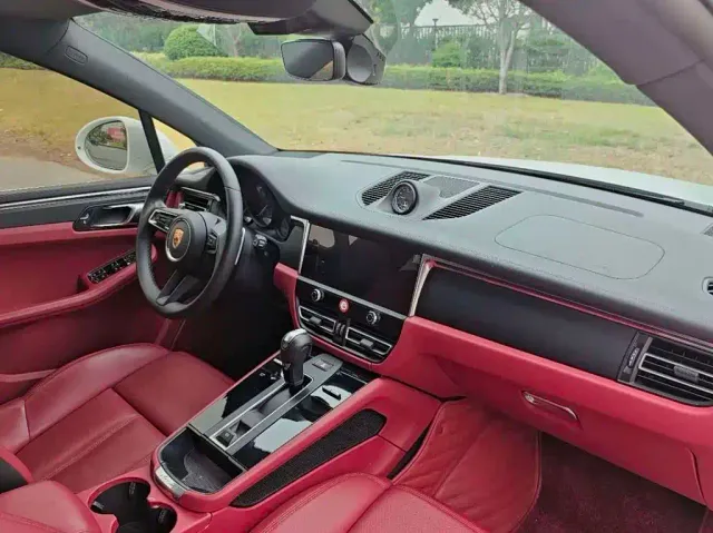 Porsche Macan — Фото автомобиля 9