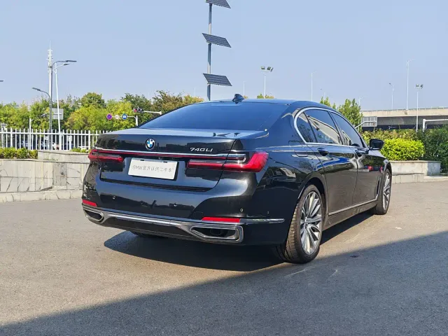 BMW 7 Series — Фото автомобиля 5