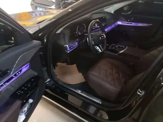 BMW 7 Series — Фото автомобиля 15