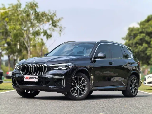 Фотография автомобиля — BMW X5
