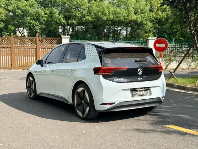 Volkswagen ID.3 — Фото автомобиля 7