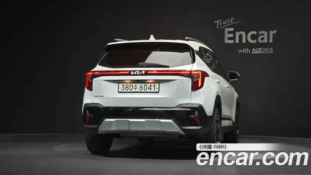 Kia Seltos Бензин 1.6 турбо 2WD — Фото автомобиля 4