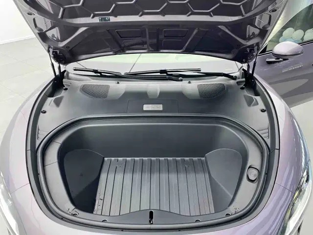 Xiaomi SU7 — Фото автомобиля 9