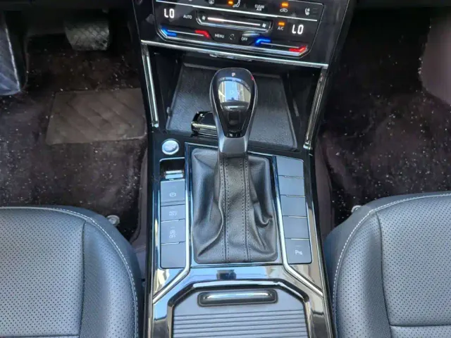 Volkswagen Passat — Фото автомобиля 15