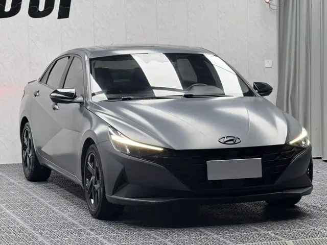 Hyundai Elantra 2022 1.5L CVT 20th Anniversary Edition — Фото автомобиля 3