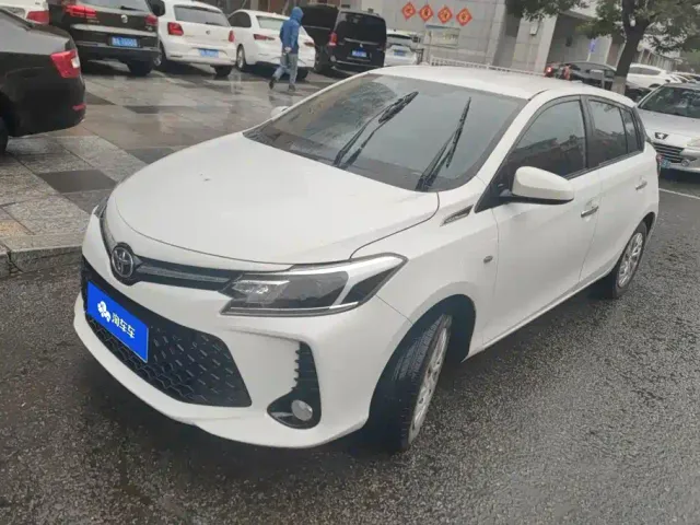 Фотография автомобиля — Toyota Vios FS