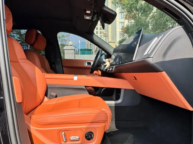 Li Auto L6 — Фото автомобиля 9