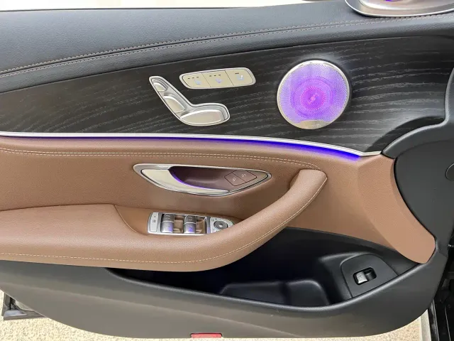 Mercedes-Benz E-Class — Фото автомобиля 16
