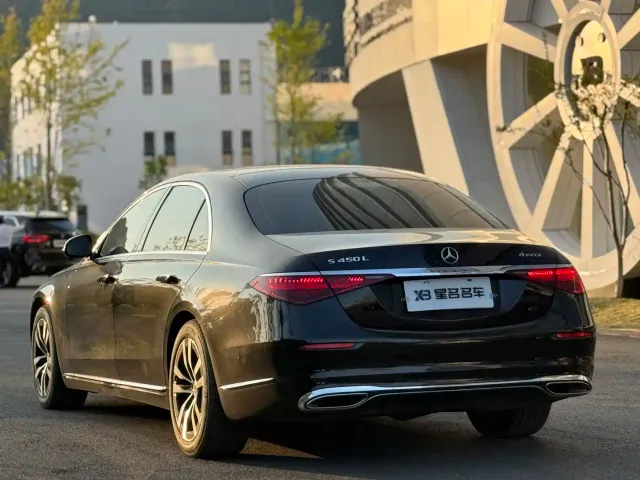 Mercedes-Benz S-Class — Фото автомобиля 12