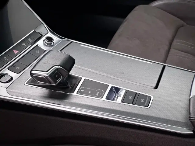 Audi A7L — Фото автомобиля 12