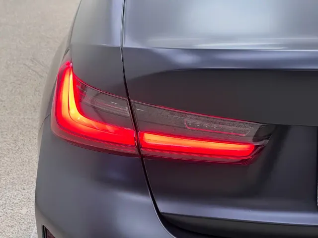 BMW 3 Series — Фото автомобиля 5